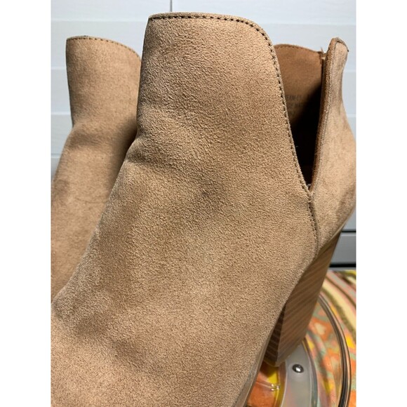 Women's Bamboo 8 Faux Suede Faux Wood Block Heeled Ankle Boot Zipper Back - Picture 3 of 13